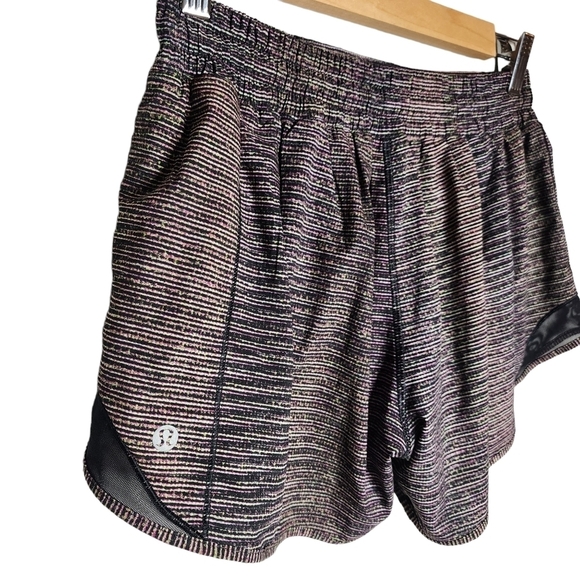 Lululemon × Peloton Hotty Hot Short ll 4" long. - Picture 5 of 16